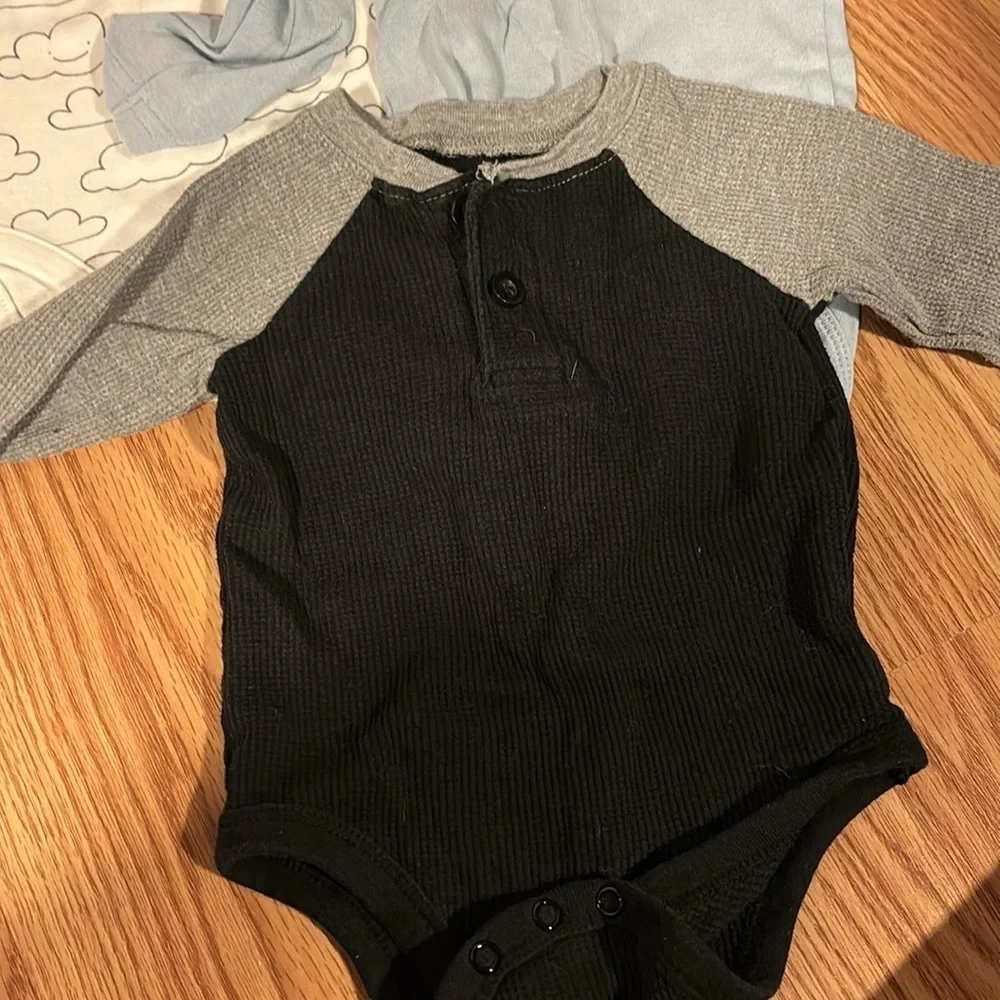 4 long sleeve Onesies-